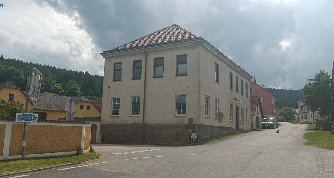 Fruhstuckspension Alte Volksschule Heinrichs Bei Weitra