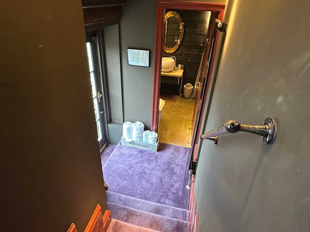 Newton Hall主图