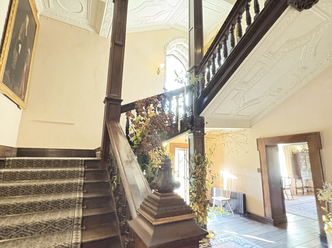 Newton House-兰代洛必去景点
