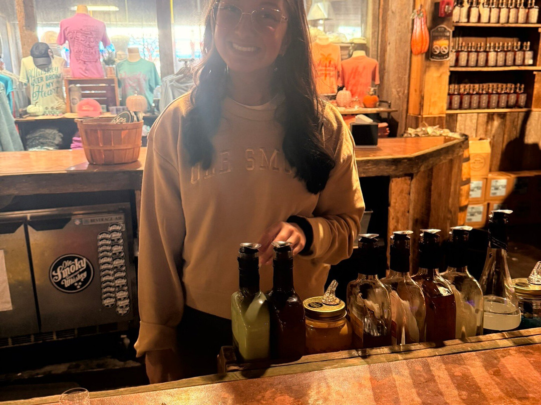 Ole Smoky Whiskey Barrelhouse-盖林柏格必去景点