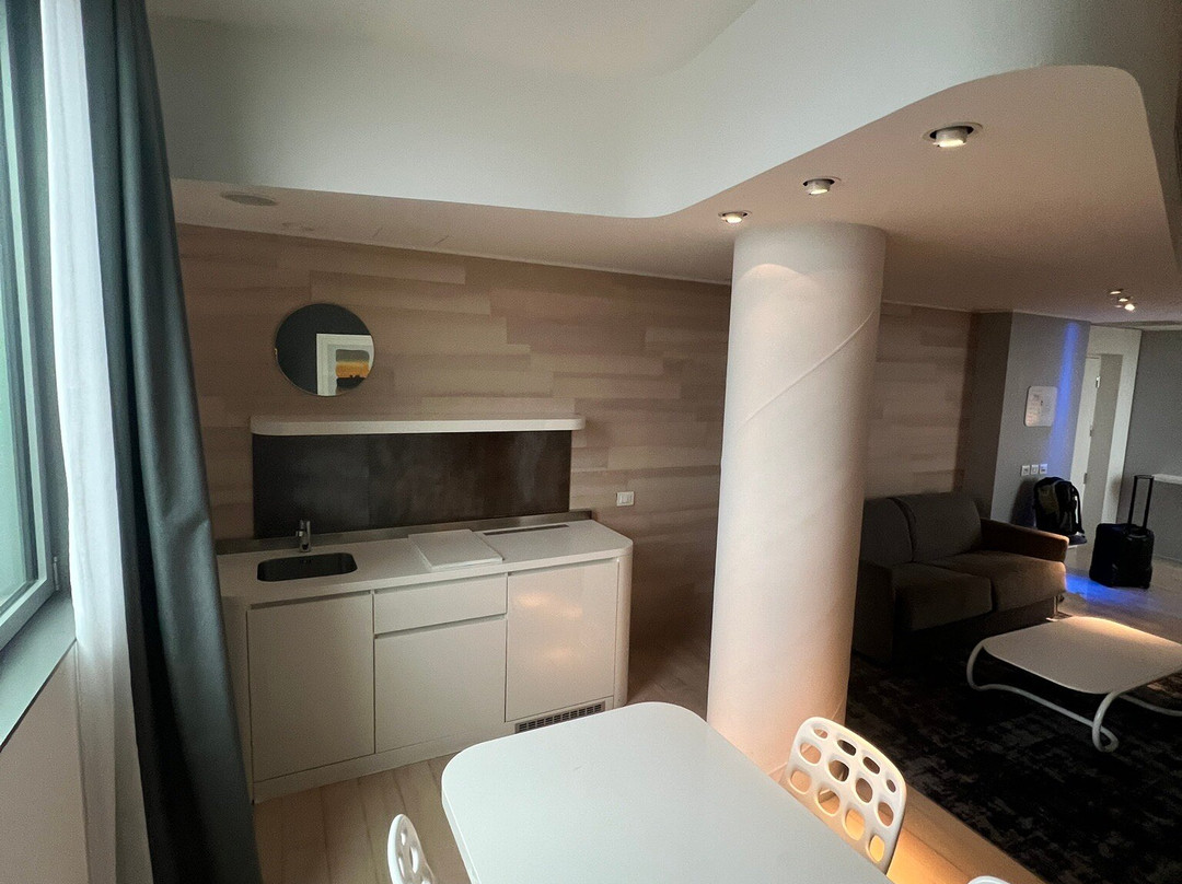 B4米兰酒店主图