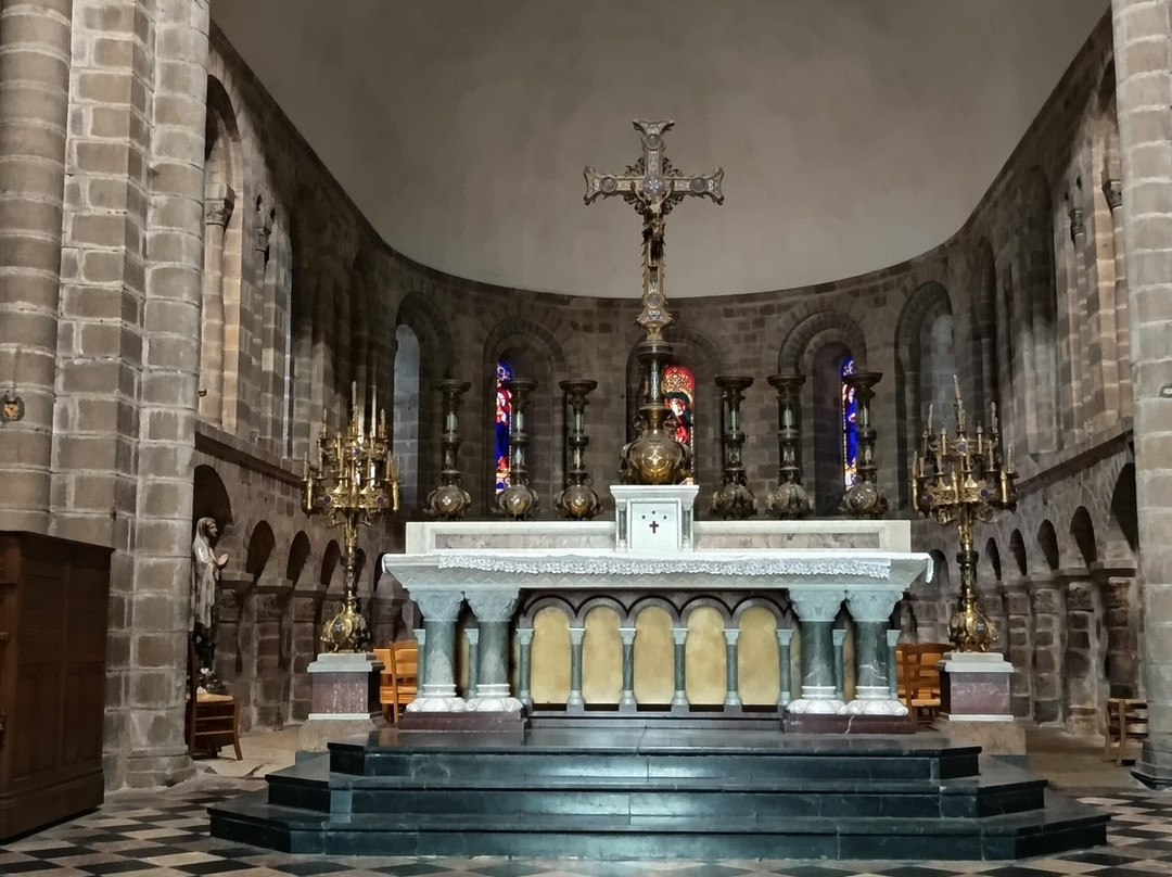 Abbaye Sainte-Croix-朗布依埃必去景点