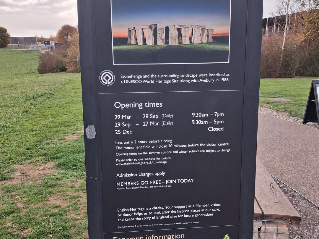 Salisbury & Stonehenge Guided Tours-索尔兹伯里必去景点