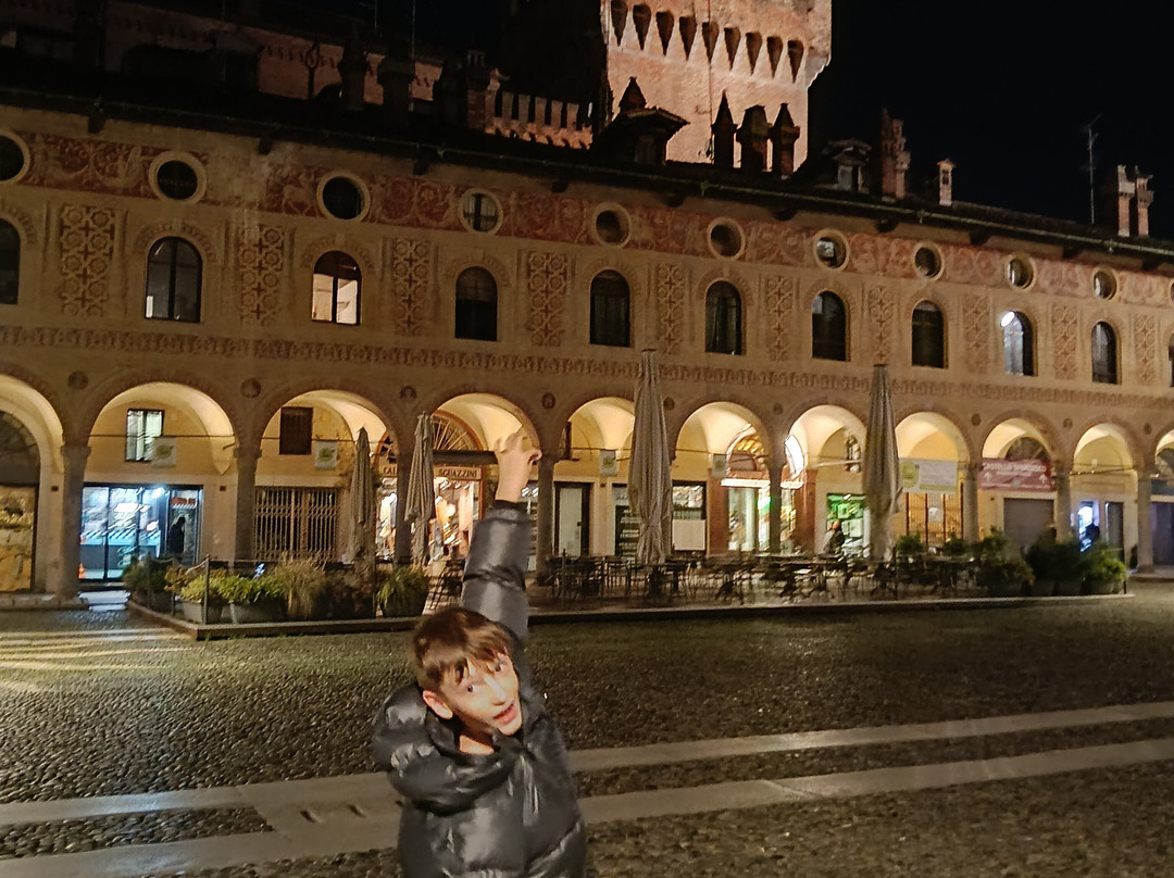 Piazza Ducale-维杰瓦诺必去景点