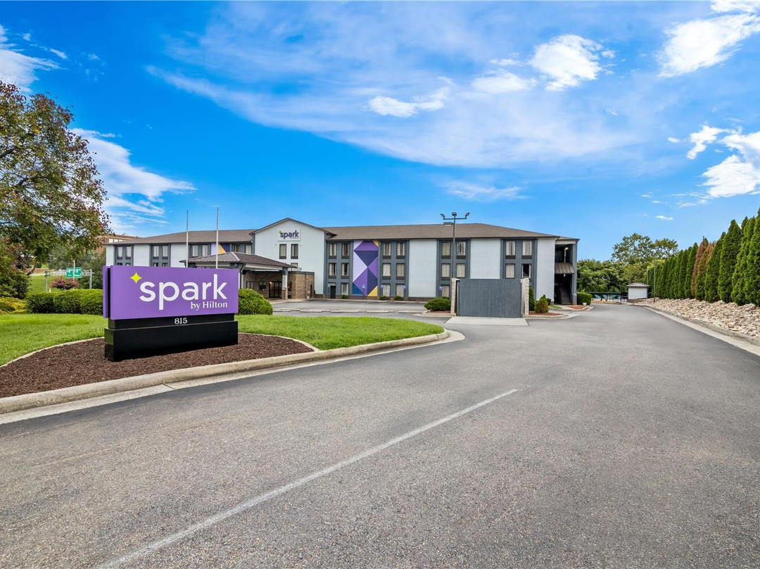 罗阿诺克酒店住宿-Spark by Hilton Roanoke Civic Center