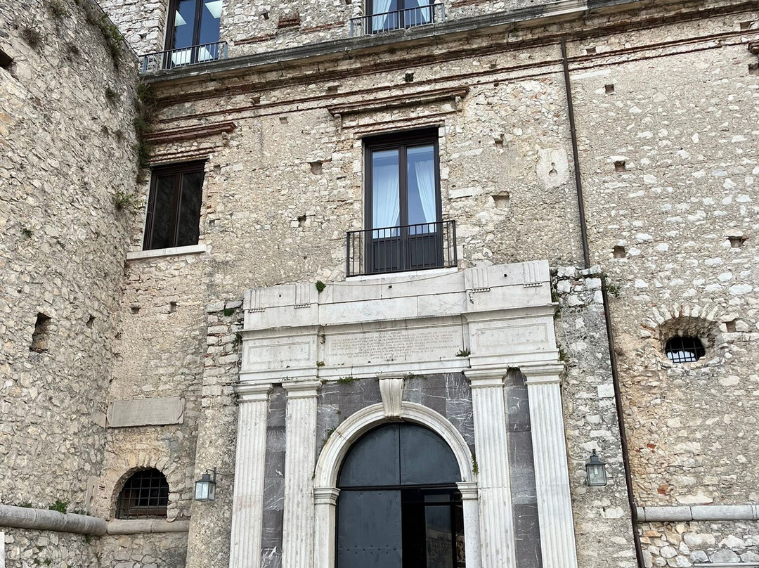 Castello Macchiaroli-Teggiano必去景点