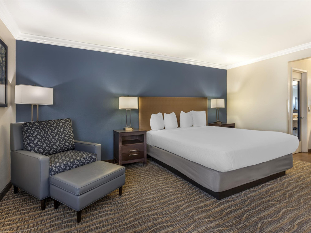 Best Western Town & Country Lodge