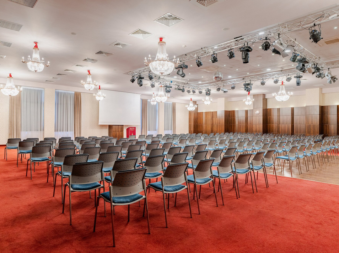 RIN机场酒店主图
