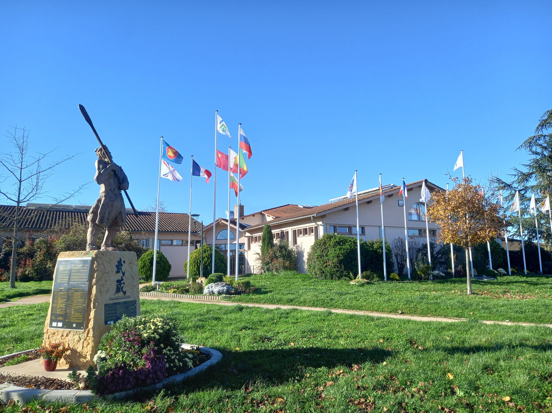 Mémorial Heiho Niten Ichi Ryu-Gleize必去景点