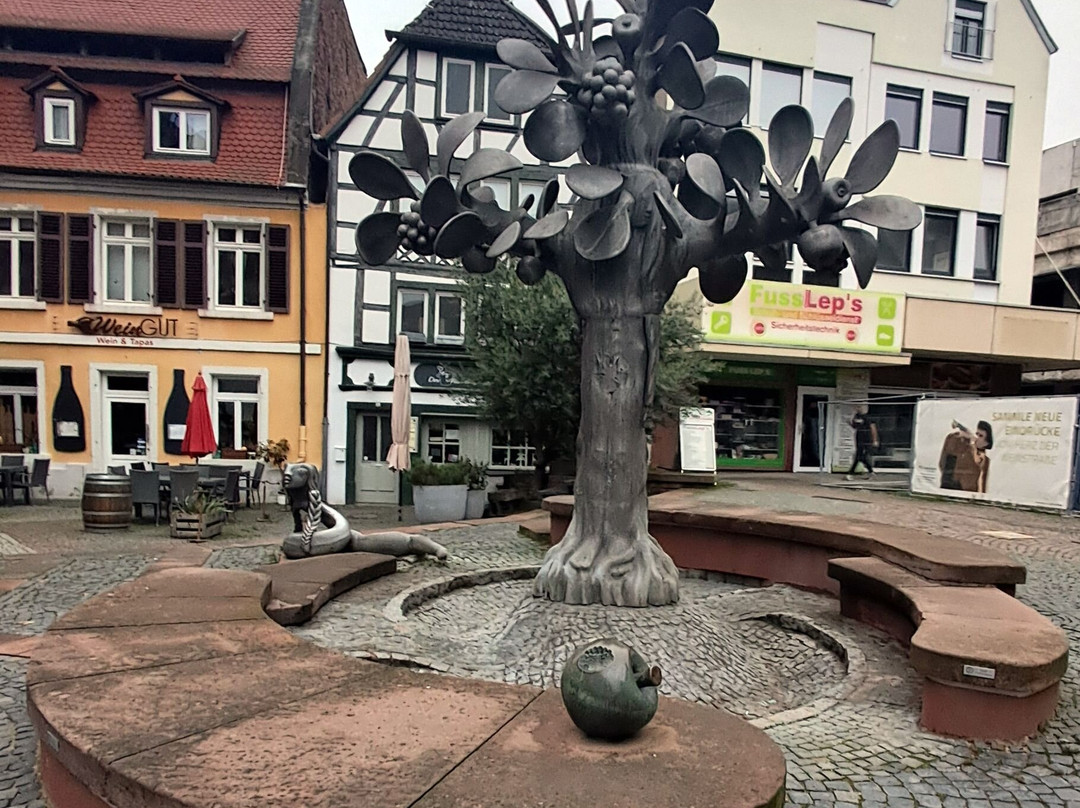 Paradiesbrunnen-Neustadt an der Weinstrasse必去景点