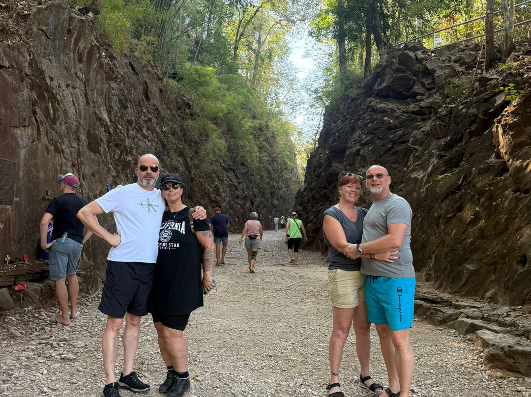 DeeDee Tours-北碧必去景点