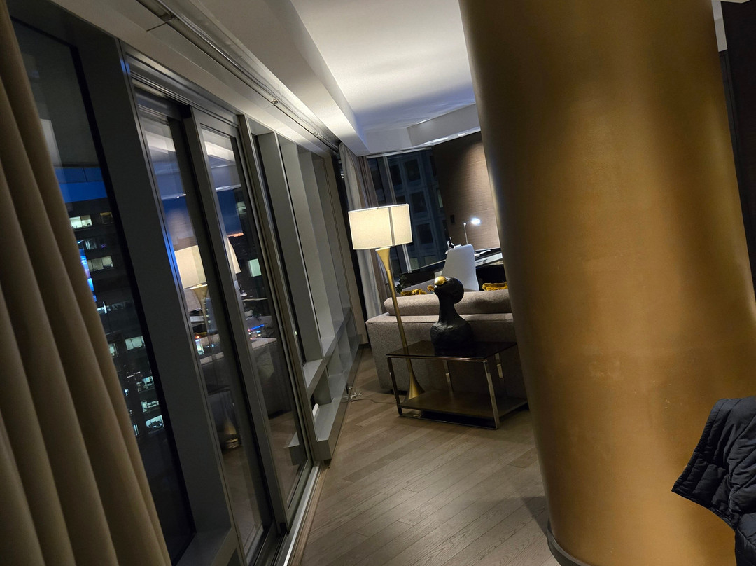 Paradox Vancouver主图