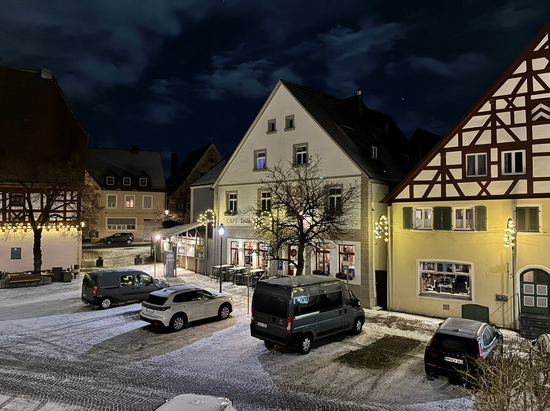 Heideck酒店住宿-Brauereigasthof zum Schwarzen Ross