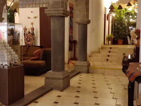 旧金山德保拉酒店主图