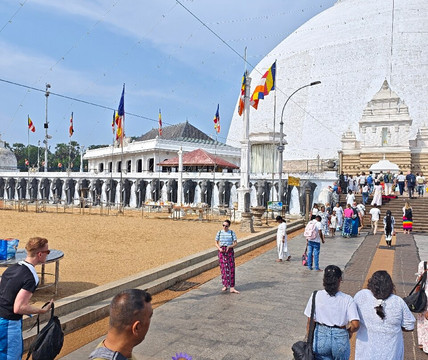 Travel With Manju-阿努拉德普勒圣城必去景点