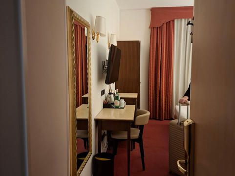 特里桐贝斯特韦斯特酒店主图