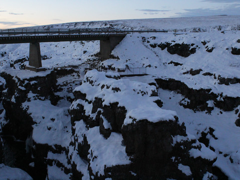 Kolugljufur Waterfall-华姆斯唐吉必去景点