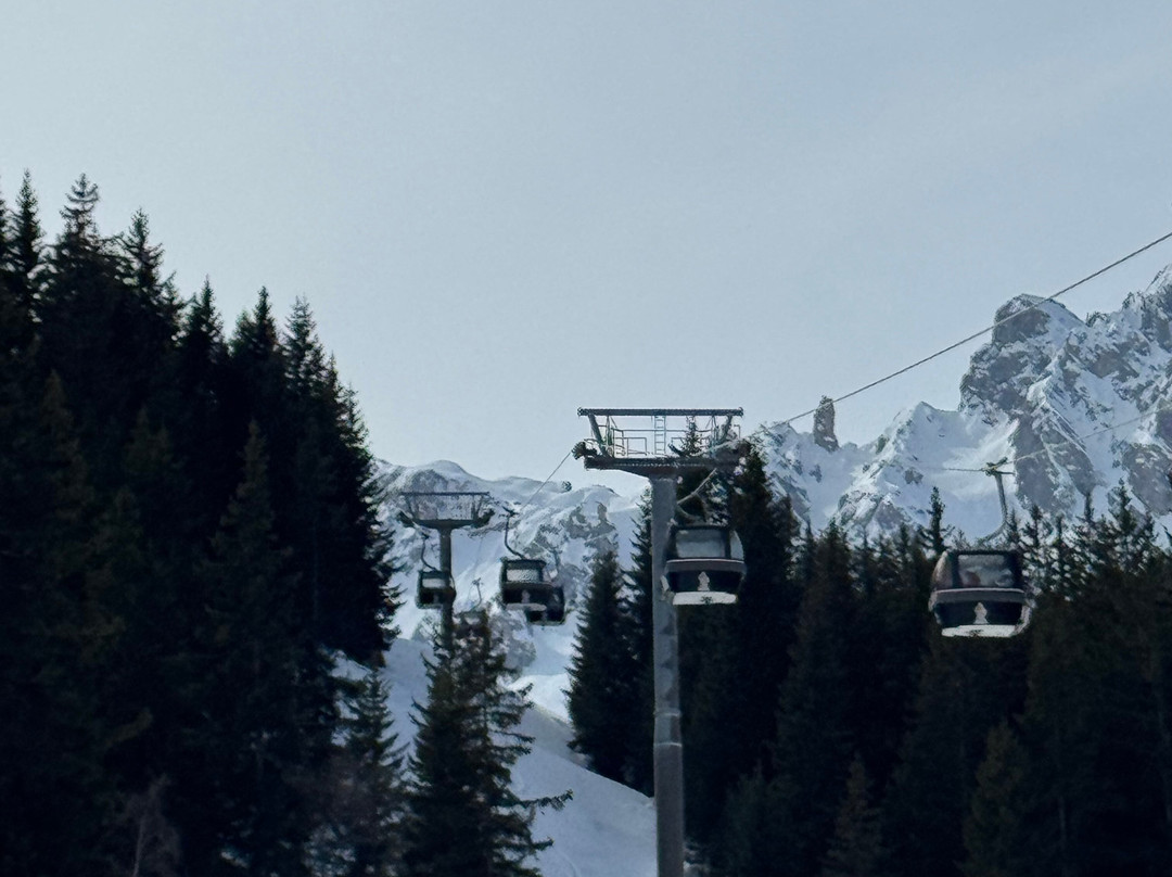 The Snow School-梅瑞贝尔必去景点