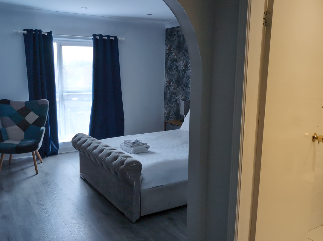 克鲁斯山顶酒店主图