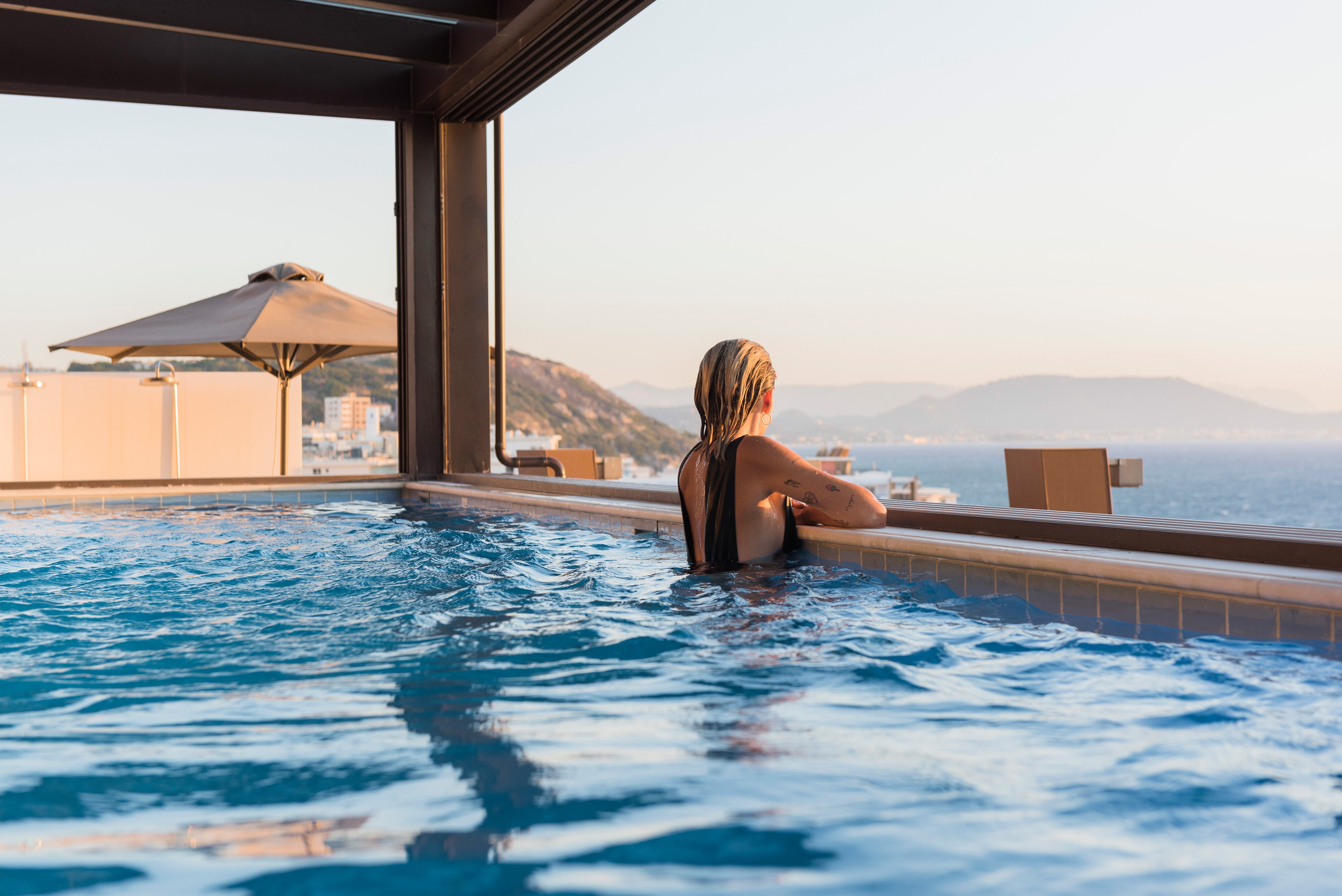 海滩美景套房酒店-泳池