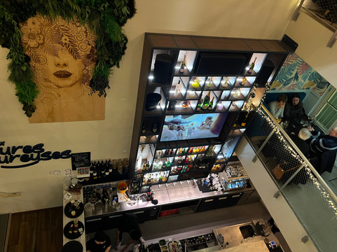 Aux Heures Heureuses