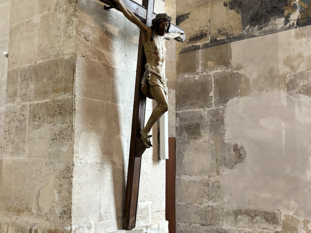 Eglise Saint-Eloi-鲁瓦西必去景点