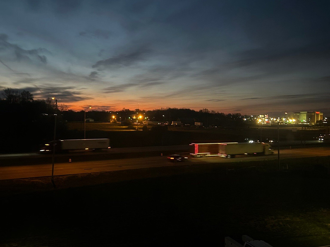 芒特弗农智选假日套房酒店（洲际旗下）主图