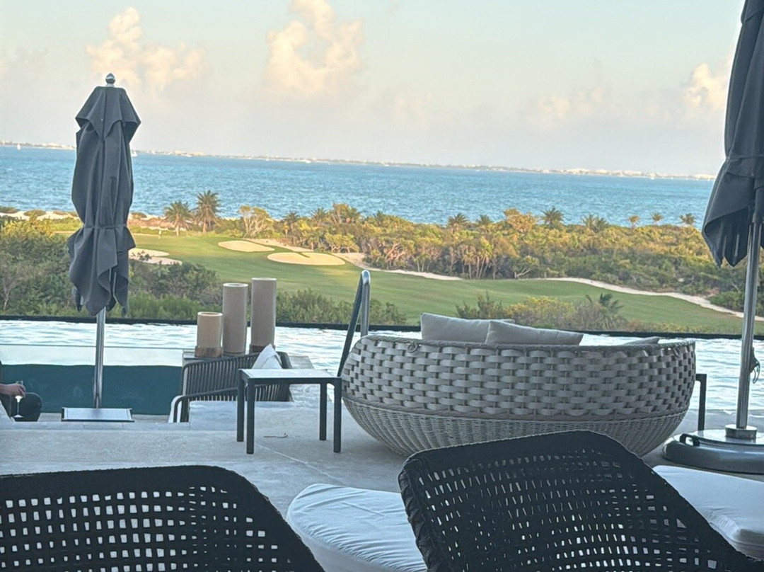 艾特利尔女人海滩酒店-全包-限成人主图