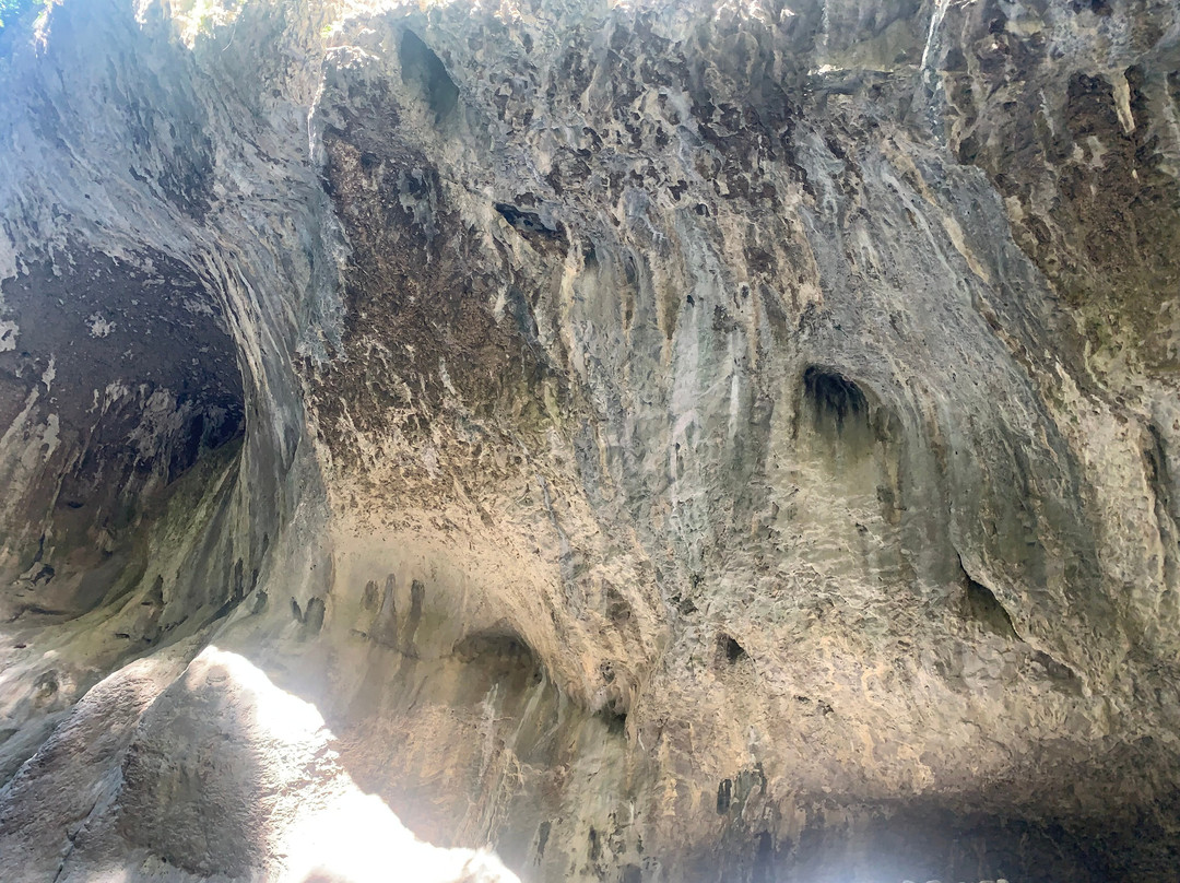 Holta Canyon-Gramsh必去景点