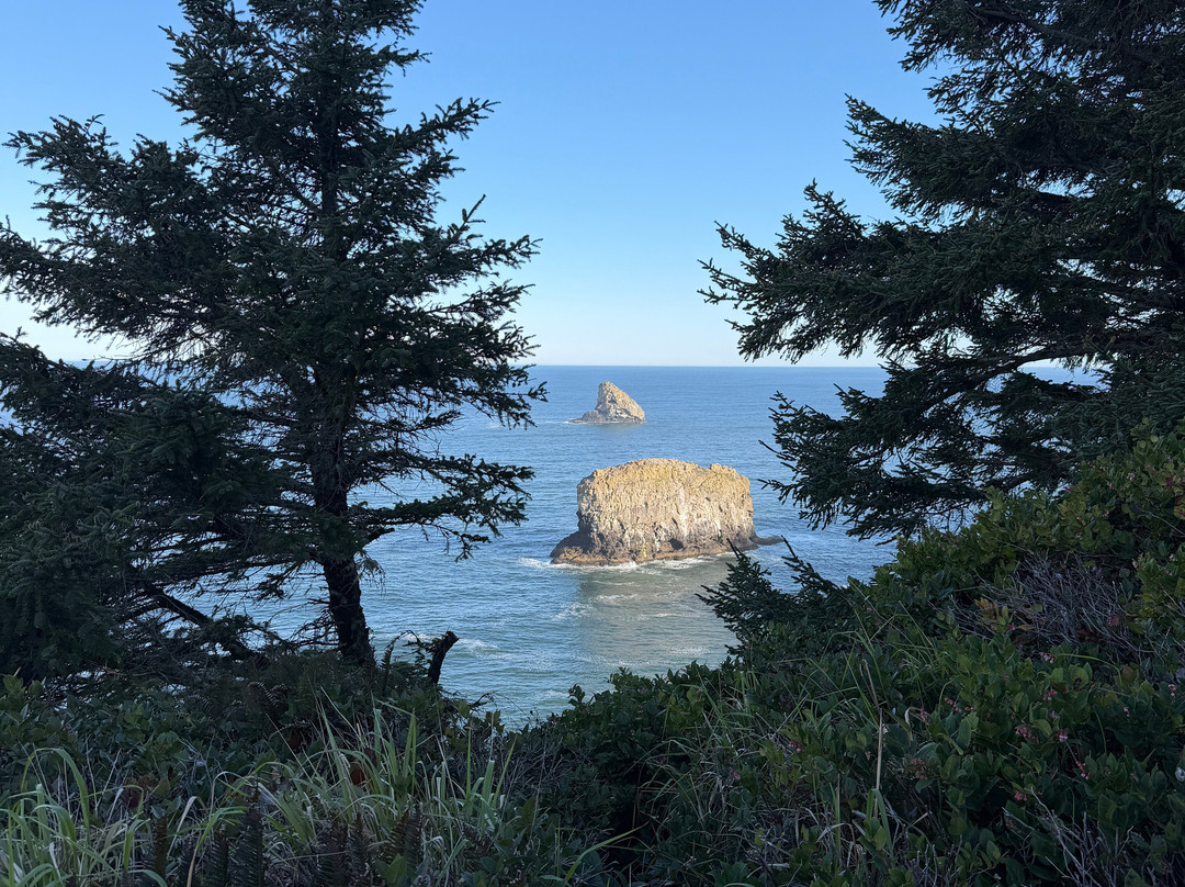 Cape Meares Lighthouse-蒂拉穆克必去景点