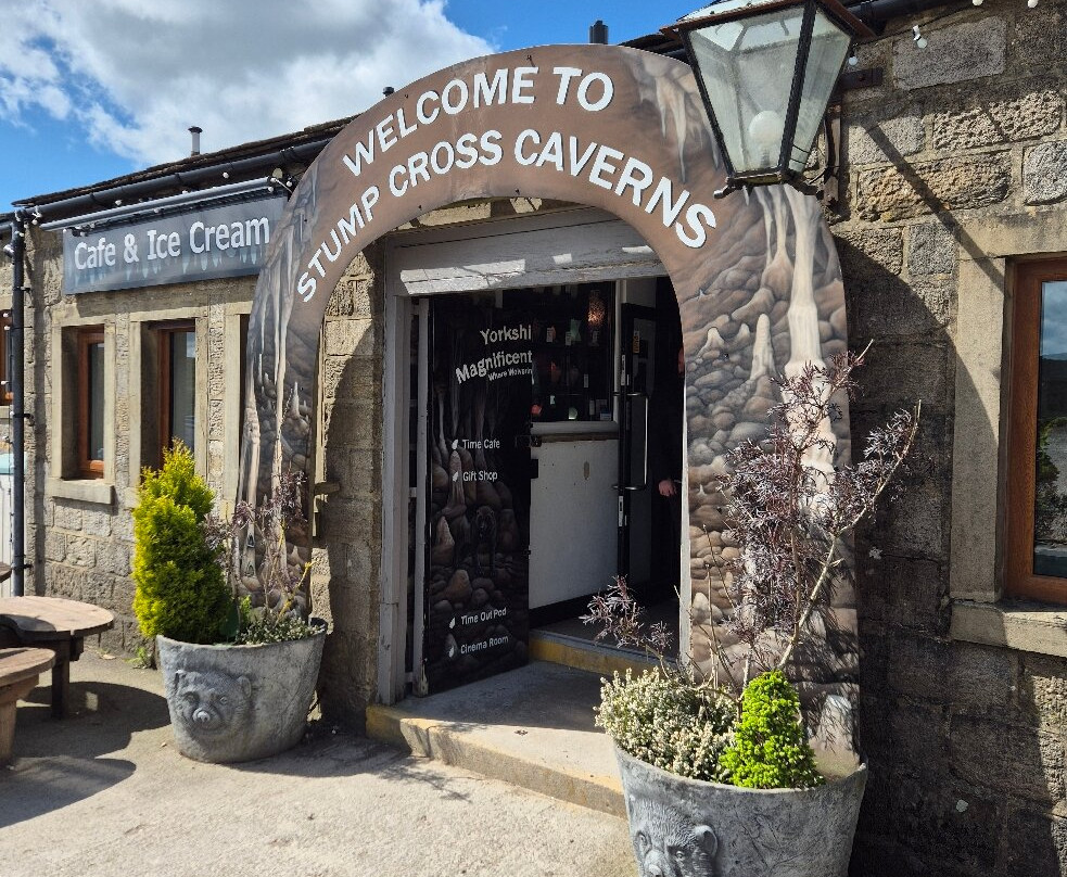Stump Cross Caverns-Pateley Bridge必去景点