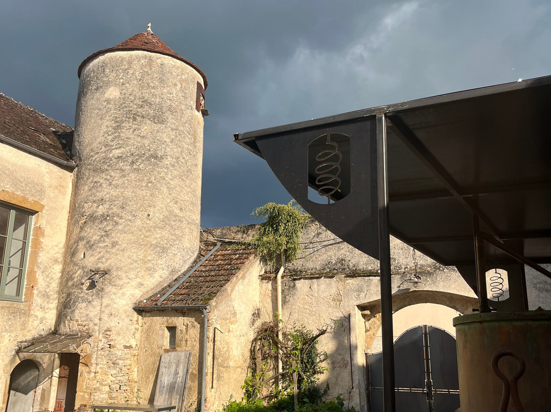 La Sauvage Distillerie De Vezelay-Asquins必去景点