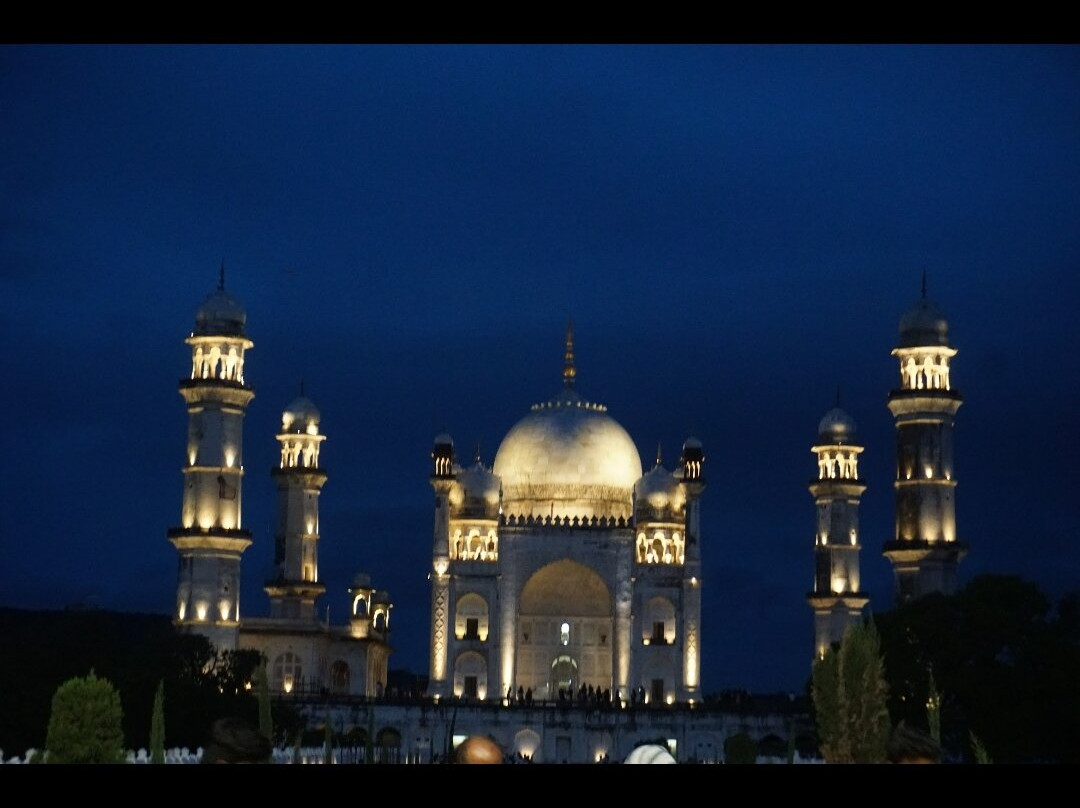 Bibi Ka Maqbara-奥兰卡巴必去景点