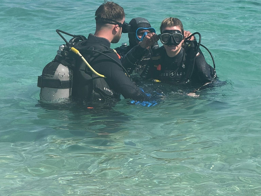Blue Waters Dive Cove-Qala必去景点