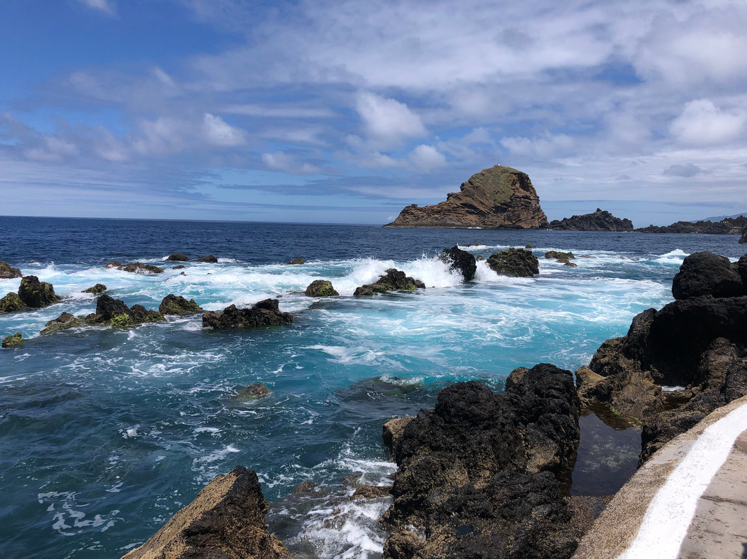 Porto Moniz Natural Swimming Pools-莫尼什港必去景点