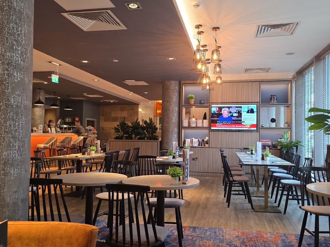埃克塞特莱昂纳多酒店主图