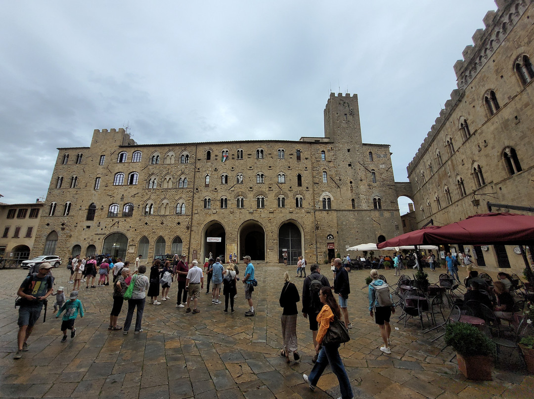 Piazza dei Priori-沃尔泰拉必去景点