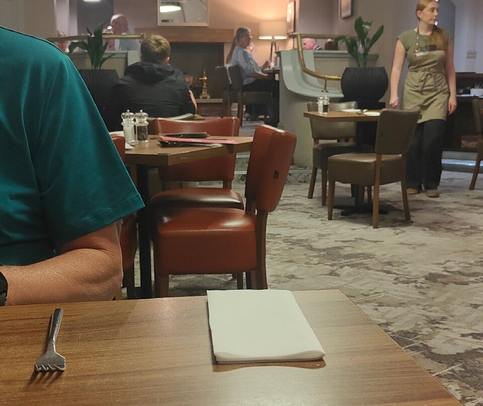 东米德兰机场茱莉斯酒店主图