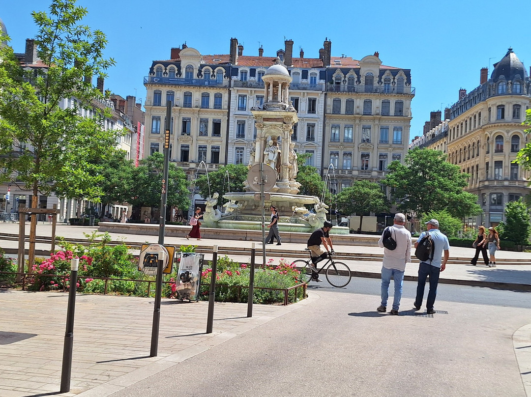 La Place des Jacobins-里昂必去景点