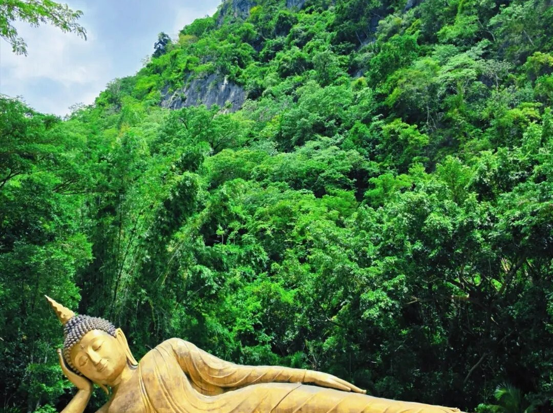 Wat Tham Khao Wong-万莱必去景点