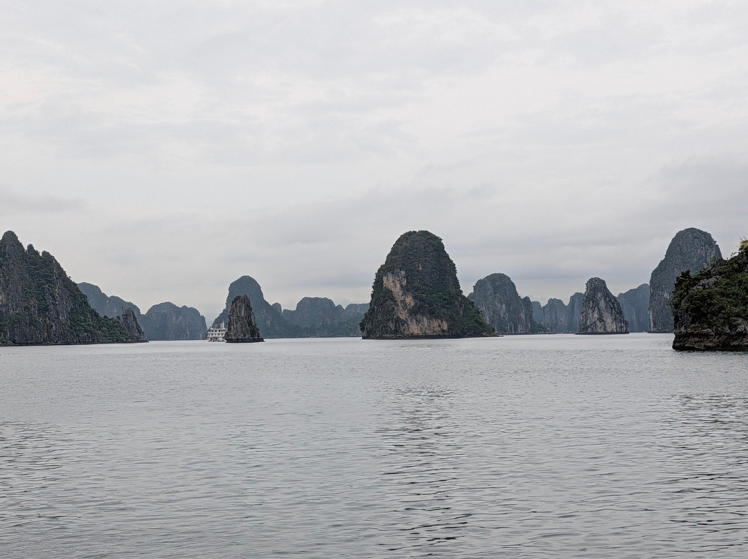 Halong Capella Cruise-海防必去景点