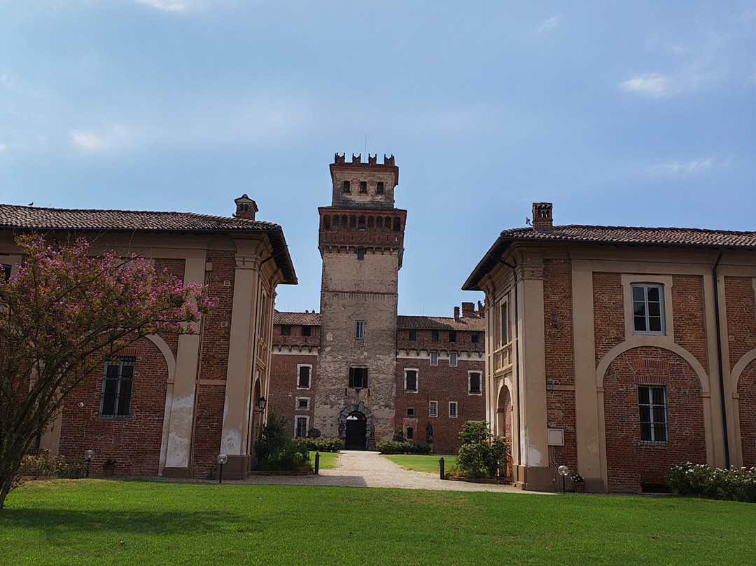 Castello Di Chignolo Po-Chignolo Po必去景点