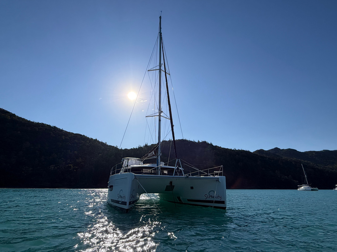 Cumberland Charter Yachts-艾尔利滩必去景点