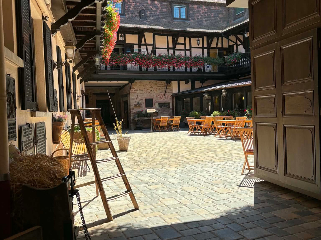 古韦内尔酒店主图