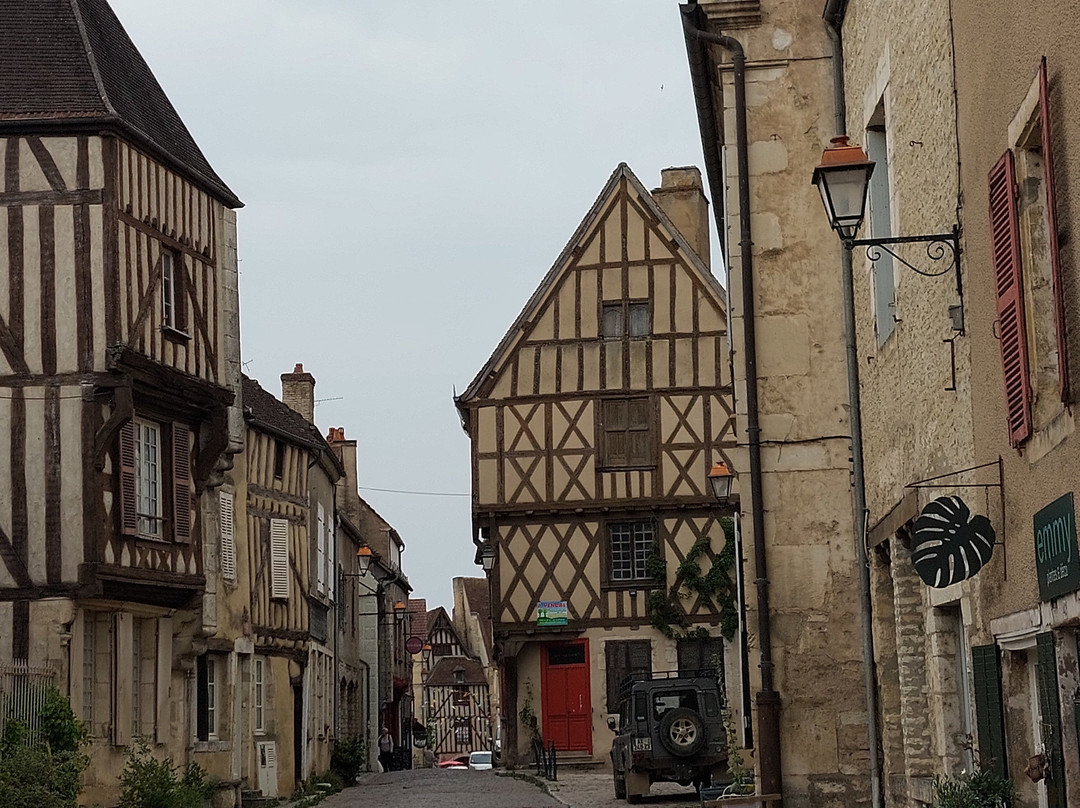 Village Médiéval-Noyers-sur-Serein必去景点