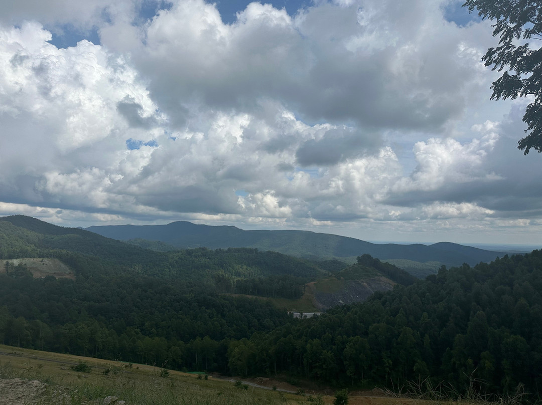 Lovers Leap Scenic Overlook-Meadows of Dan必去景点