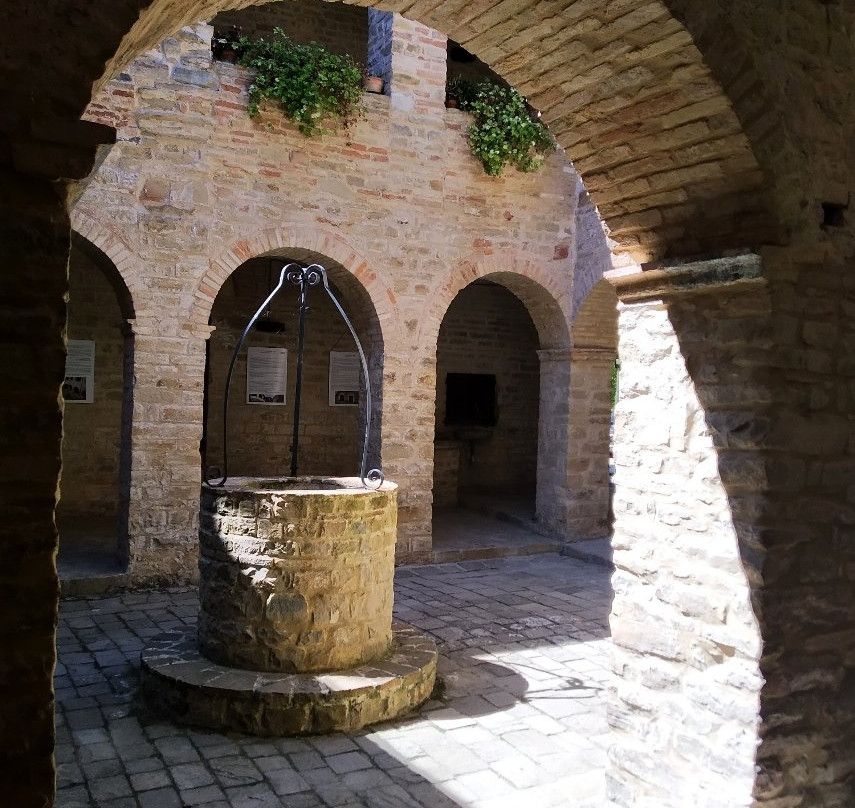 Abbazia del Beato Angelo-Cupramontana必去景点