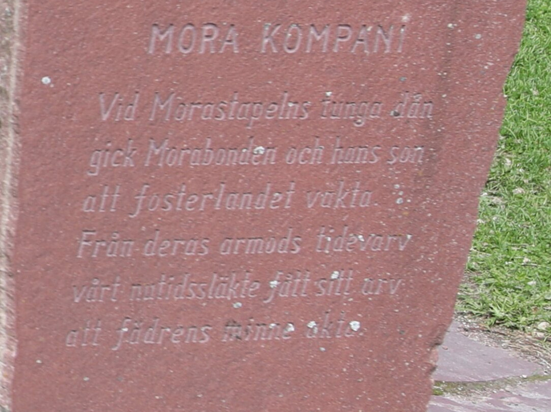la pierre commémorative de la compagnie de Mora (Mora Kompani Minnessten)