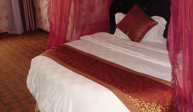 易豪酒店(重庆解放碑地铁站赛格尔店)主图