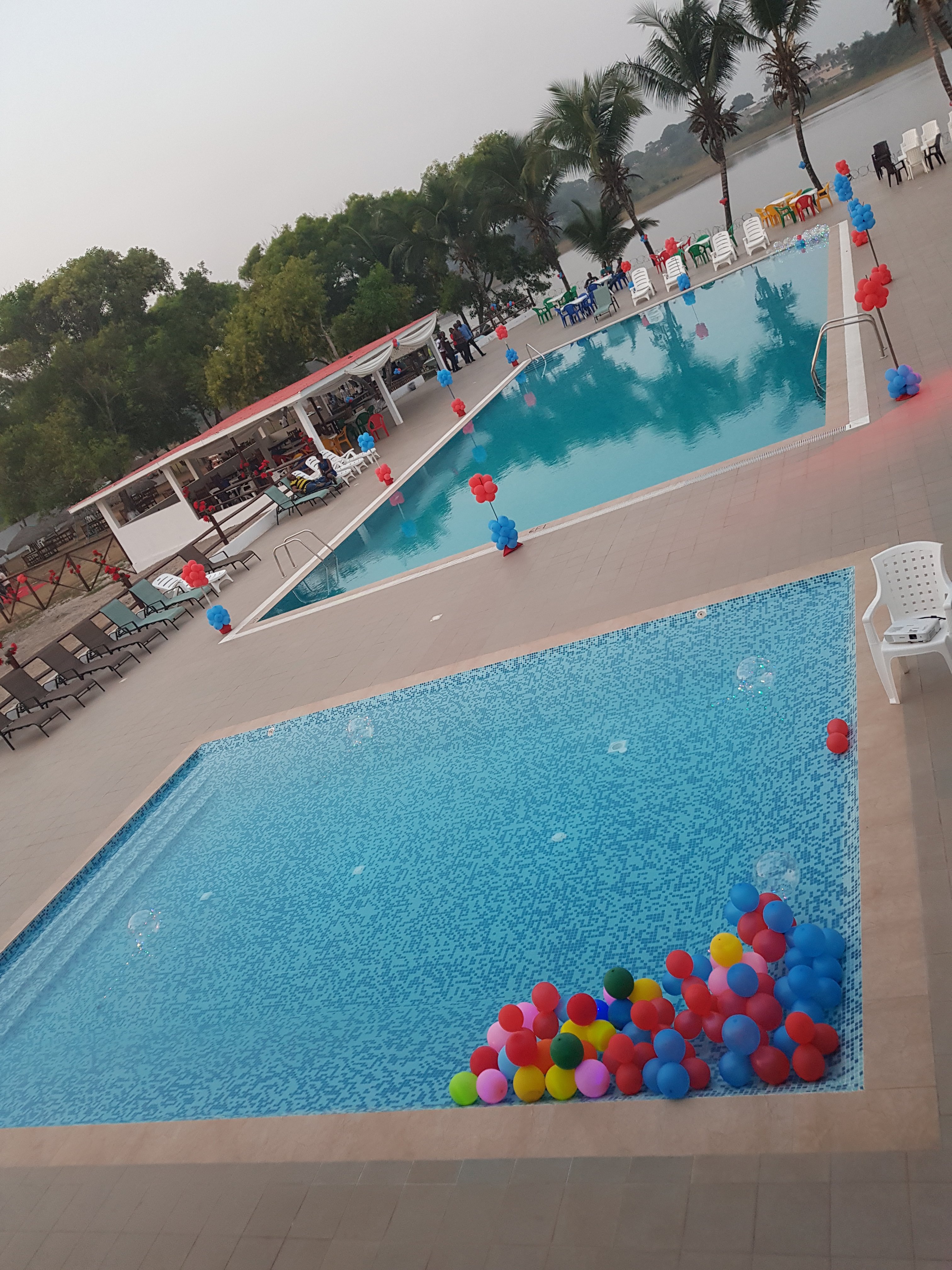 Lake ocean view-官方